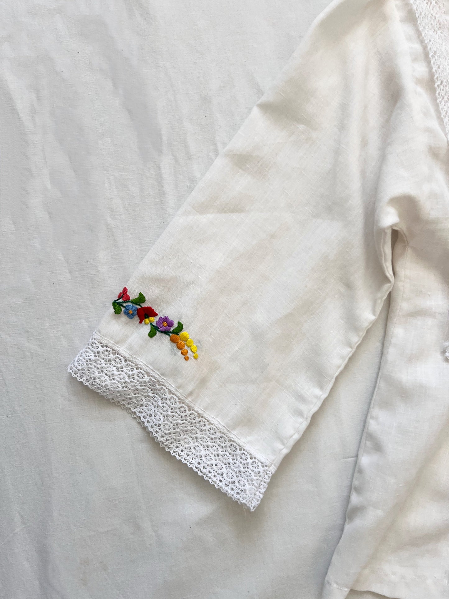 70s lace and floral blouse, Size XS-S