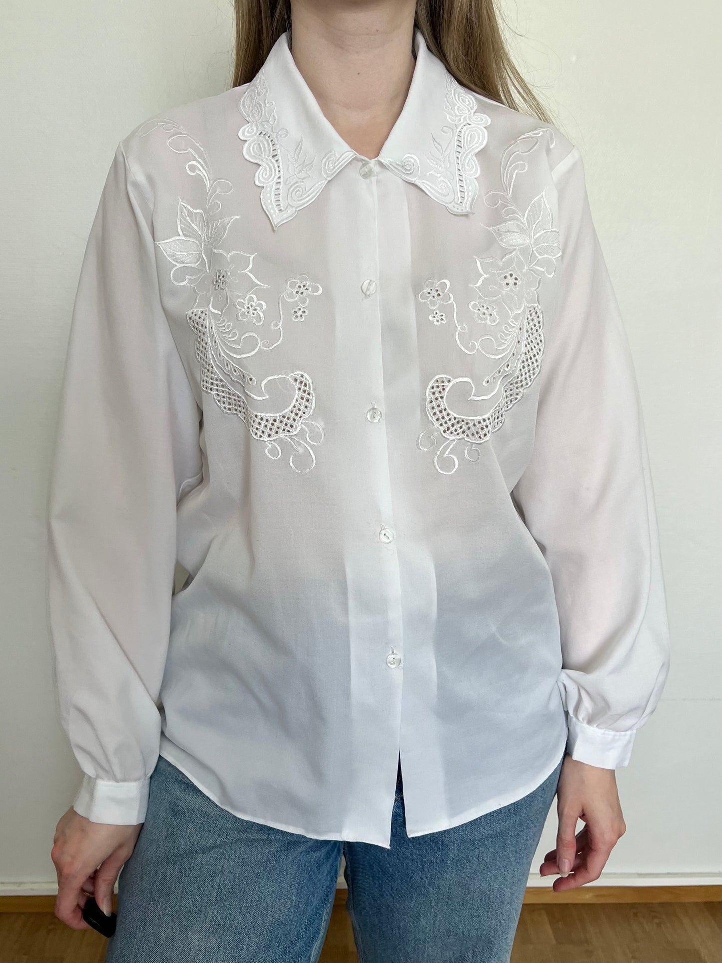 White 80s shirt, Size M-L