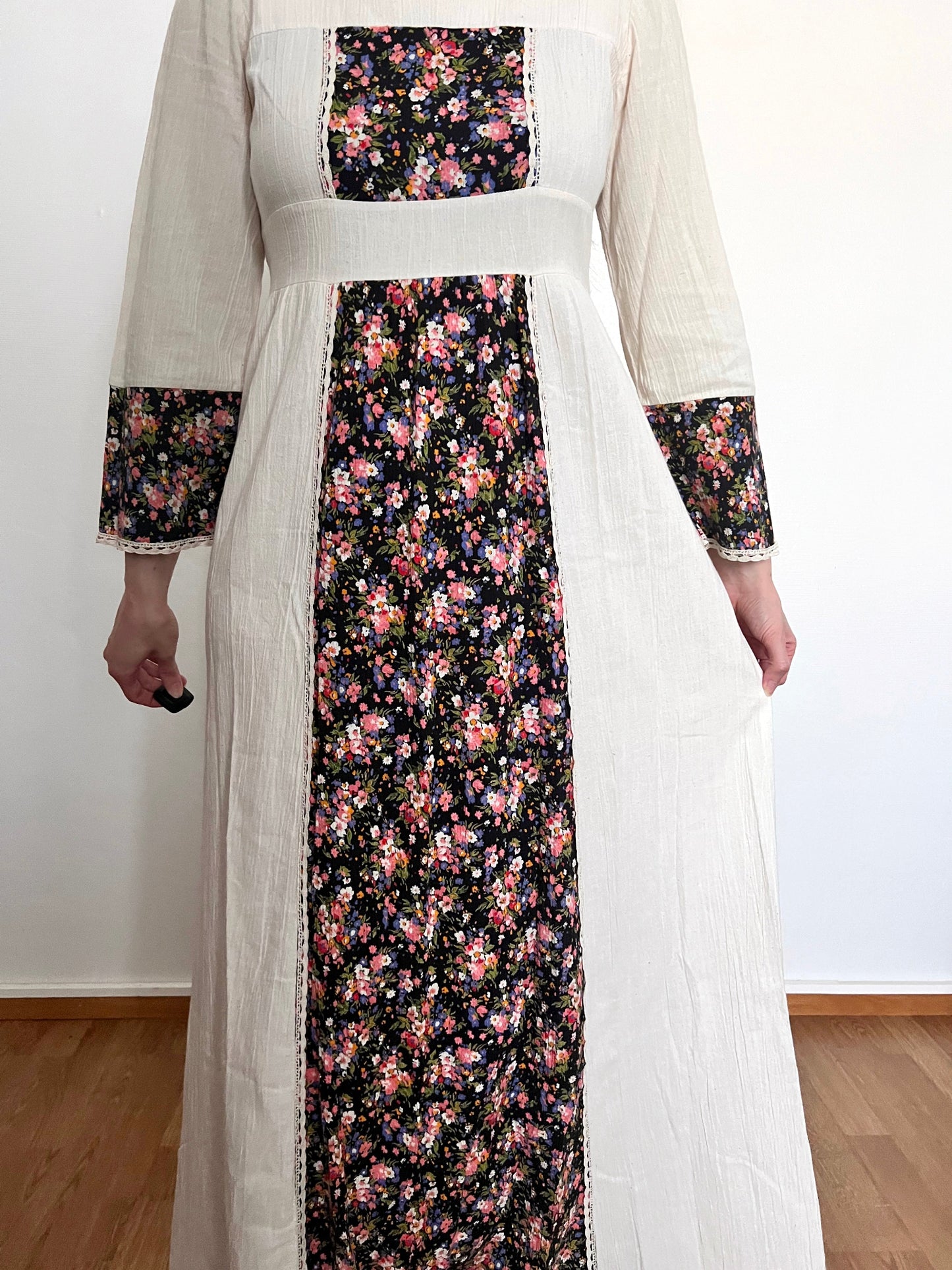 70s cotton cream and floral maxi dress, Size S