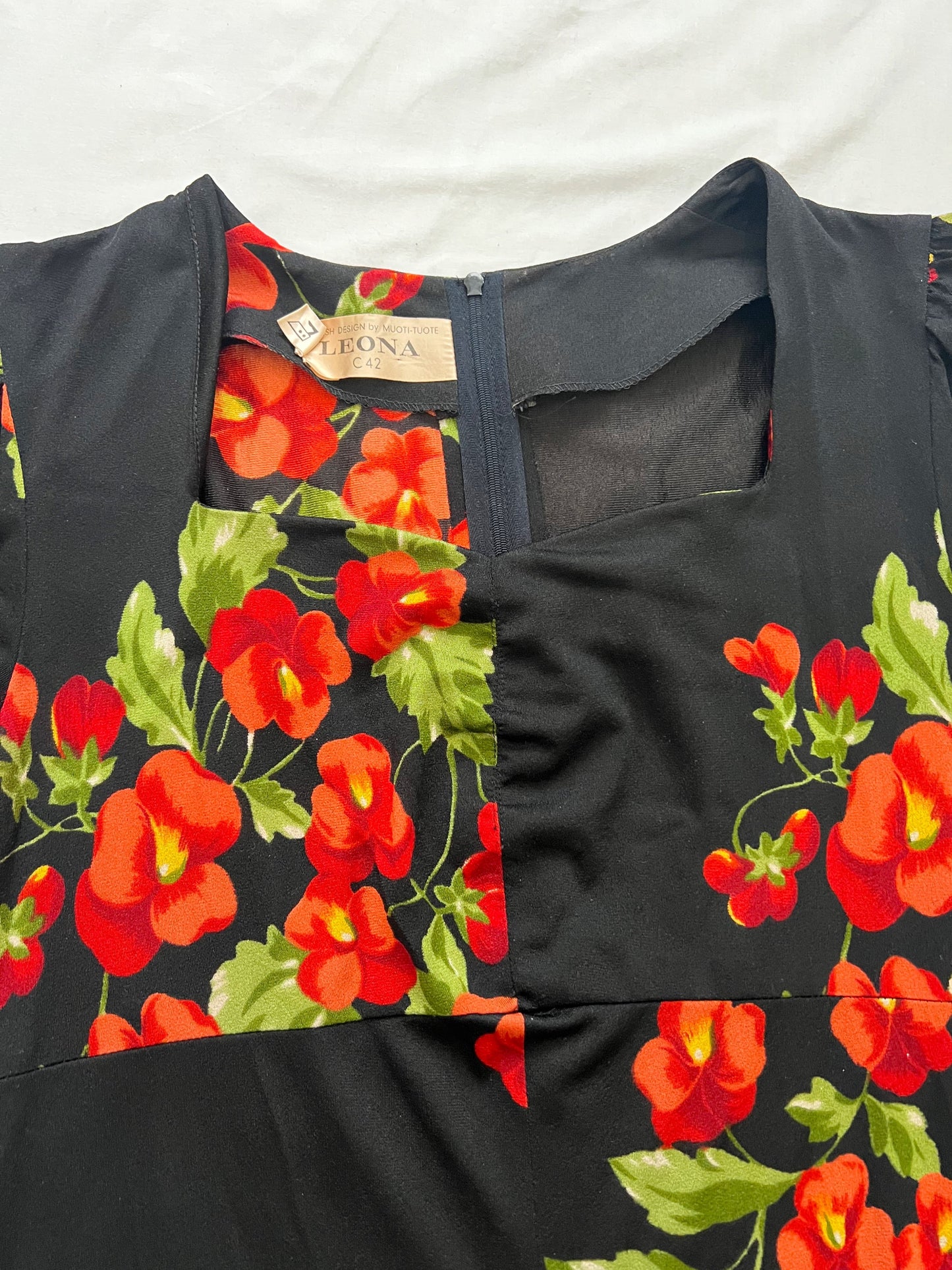 70s black flower dress, Size M-L