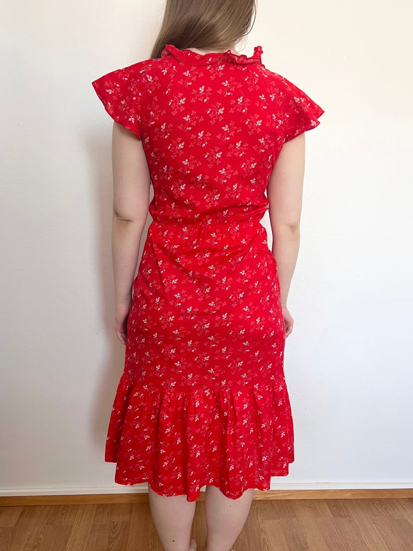 70s red cotton floral dress, Size M