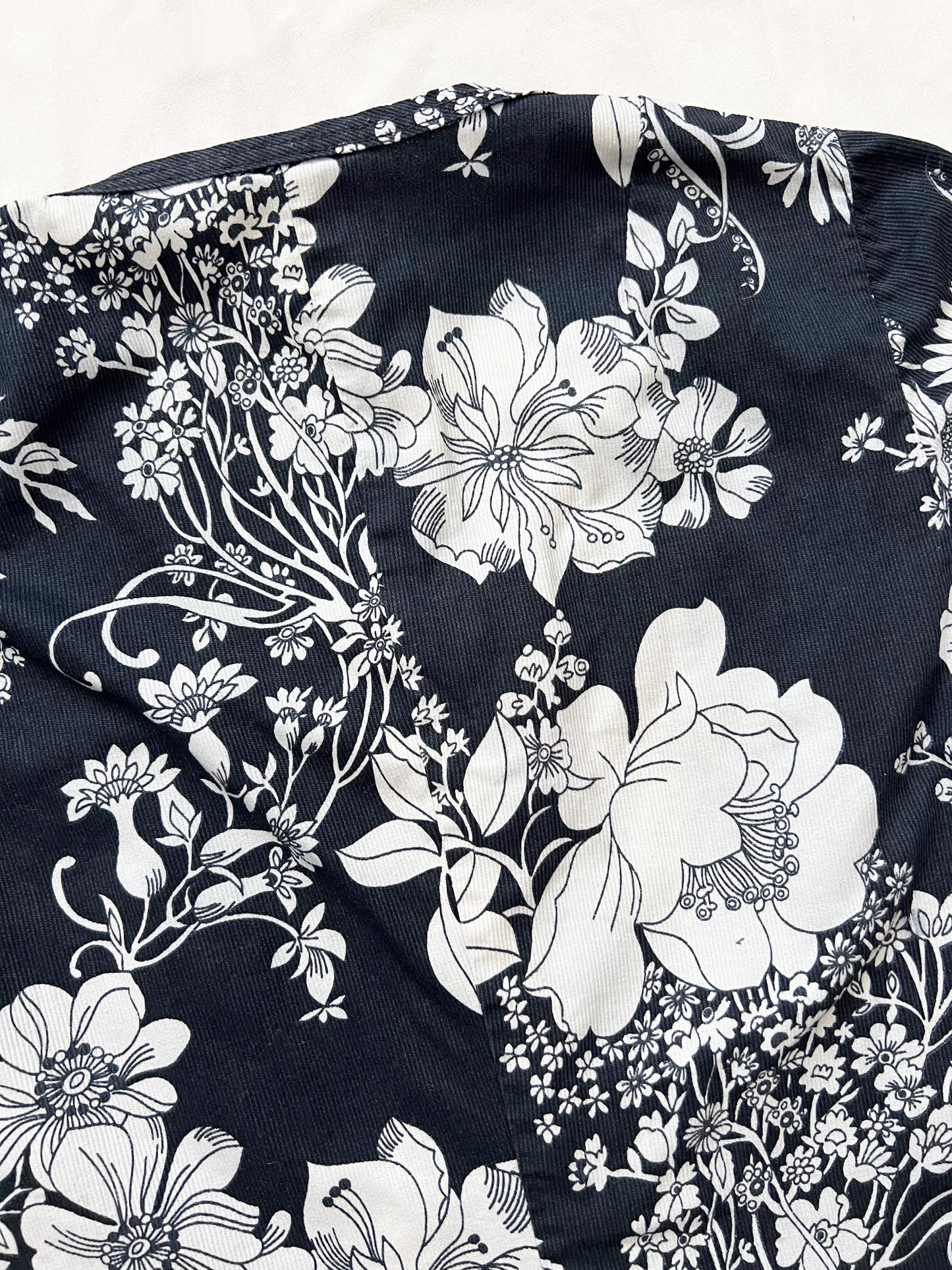 70s 100% cotton flower t-shirt, Size XS