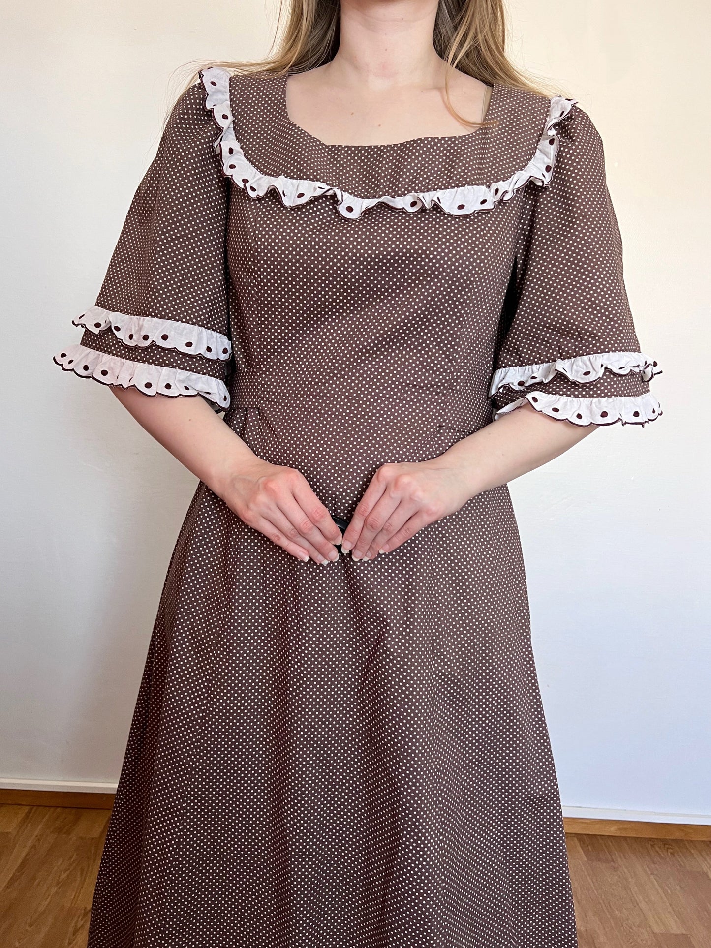 70s brown & white polka dot dress, Size L