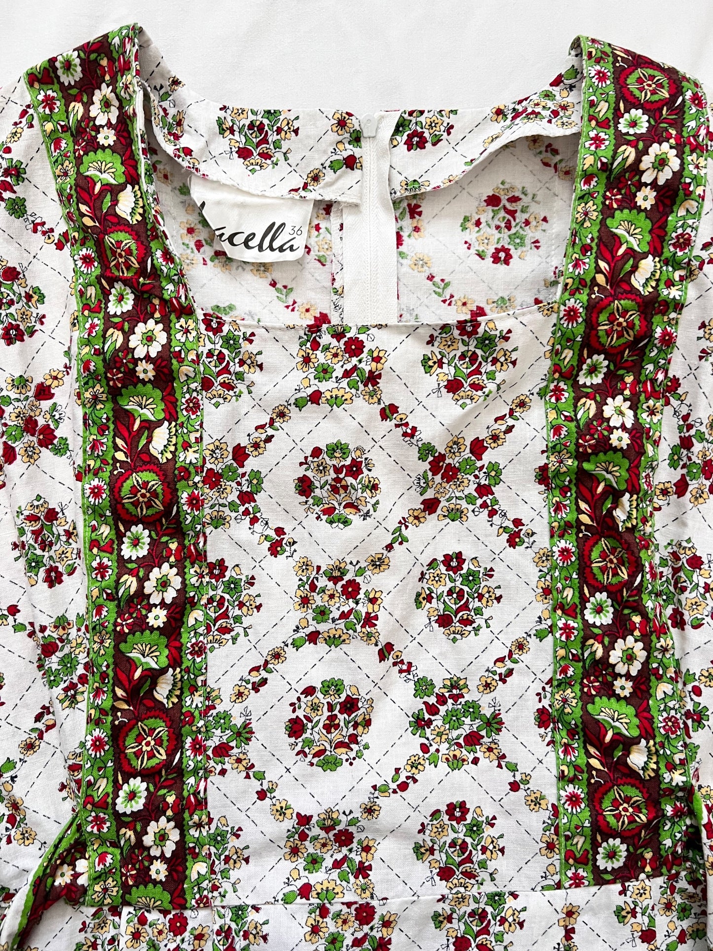 70s white flower pattern dress, Size XS