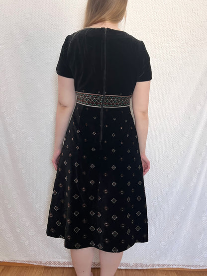 70s black geometric pattern velvet dress, Size S