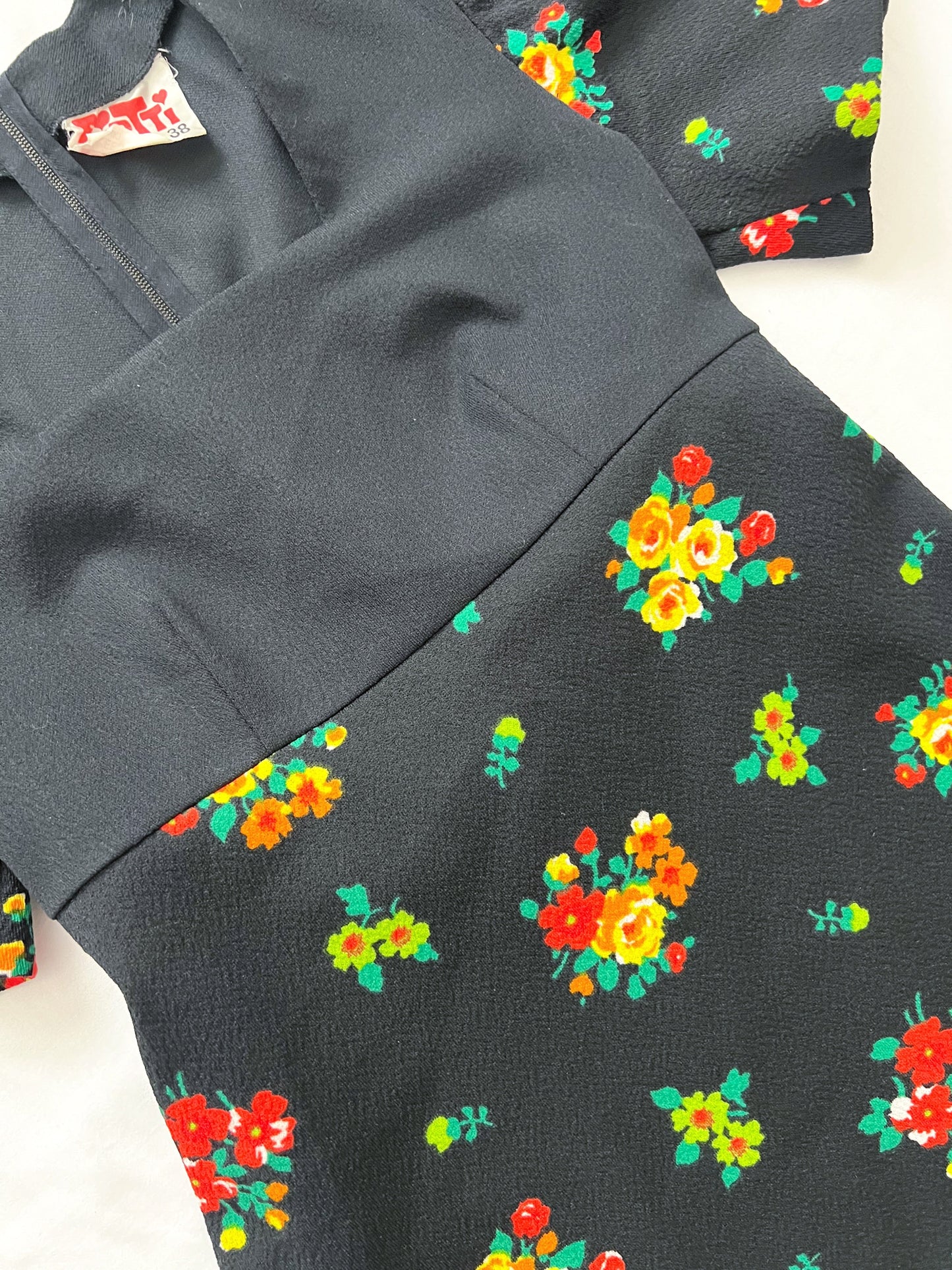 60s black flower dress, Size S
