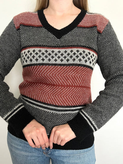 Multiple patterns sweater, Size L