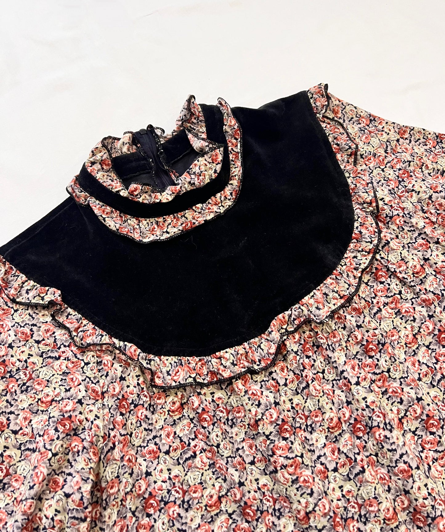70s floral and black velvet dress, Size XS-M