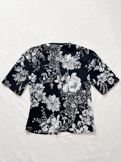 70s 100% cotton flower t-shirt, Size XS