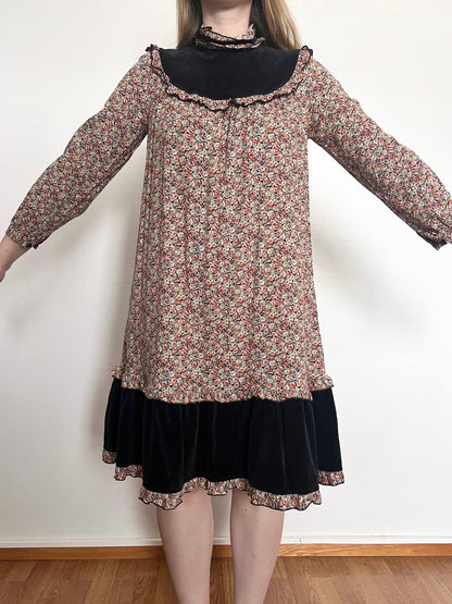 70s floral and black velvet dress, Size XS-M