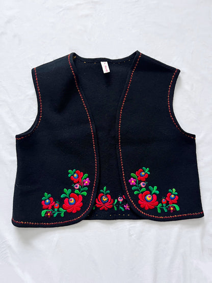 70s Hungarian Matyo felted black vest with embroidered flowers, Size M
