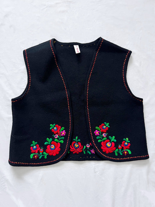 70s Hungarian Matyo felted black vest with embroidered flowers, Size M