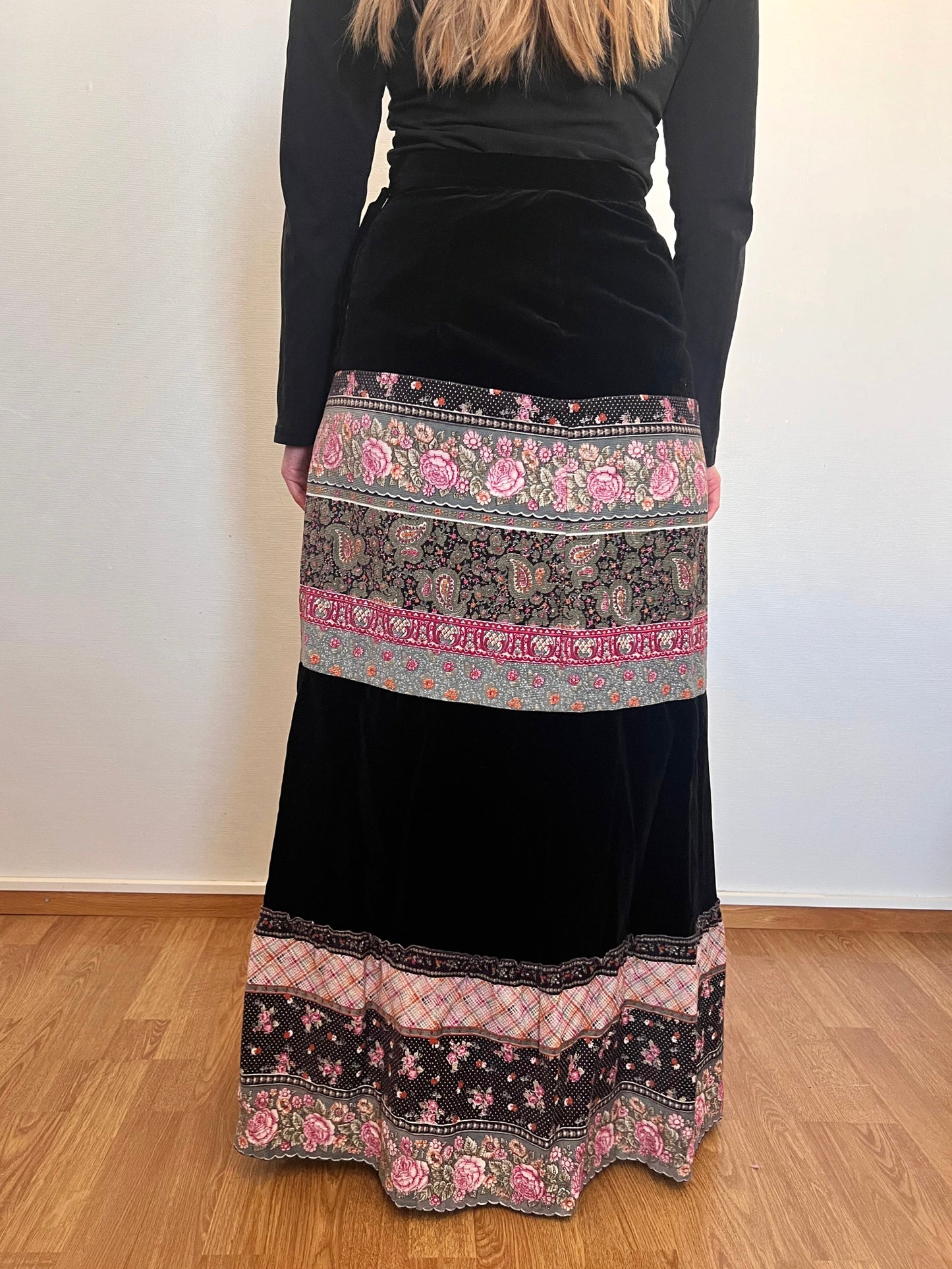 70s velvet and floral maxi skirt, Size S