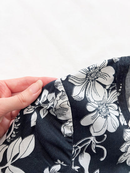 70s 100% cotton flower t-shirt, Size XS