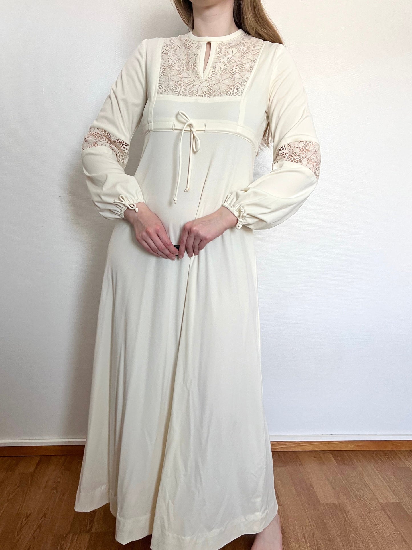 70s white lace detail dress, Size S