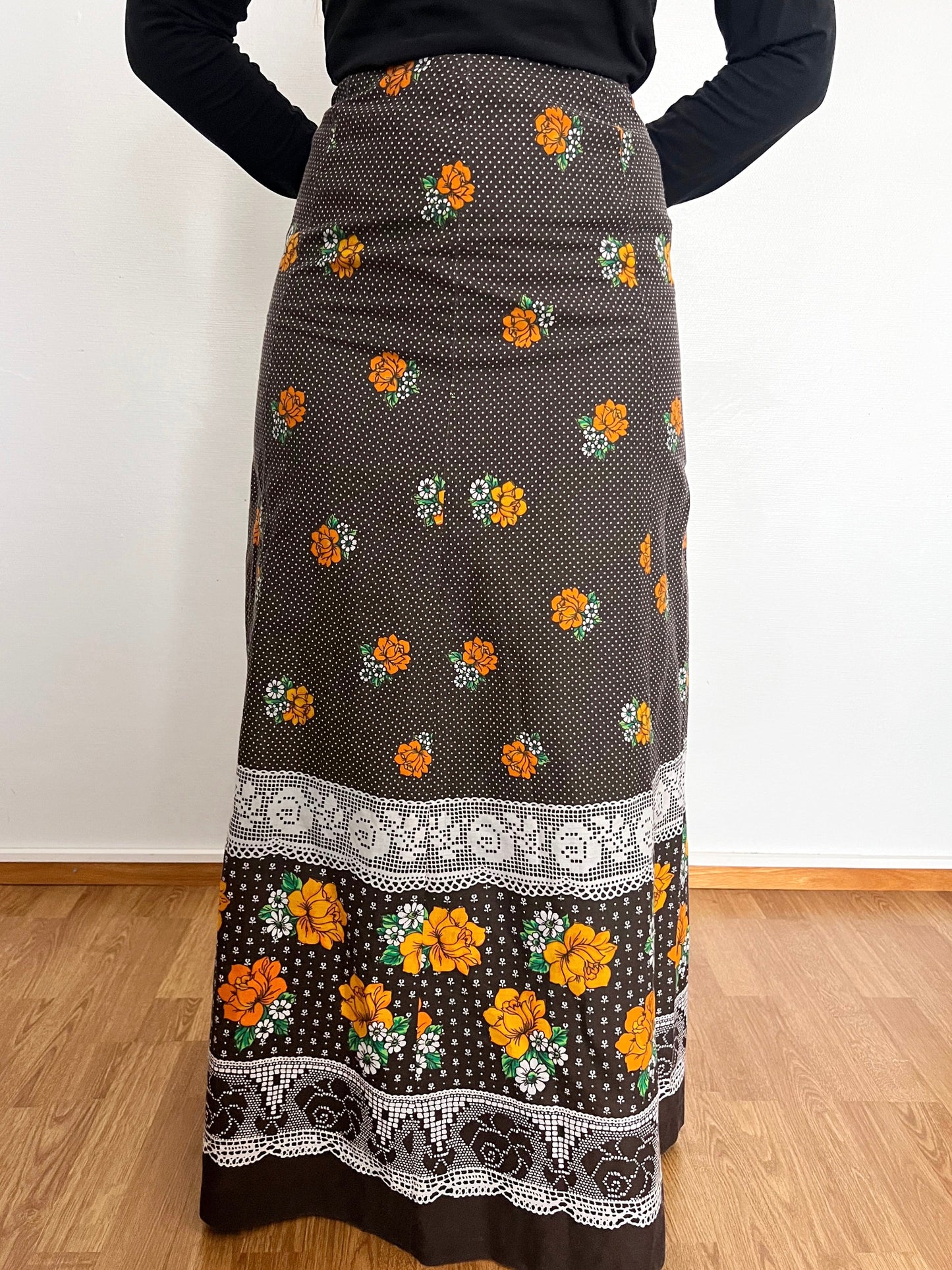 70s brown flower skirt, Size S