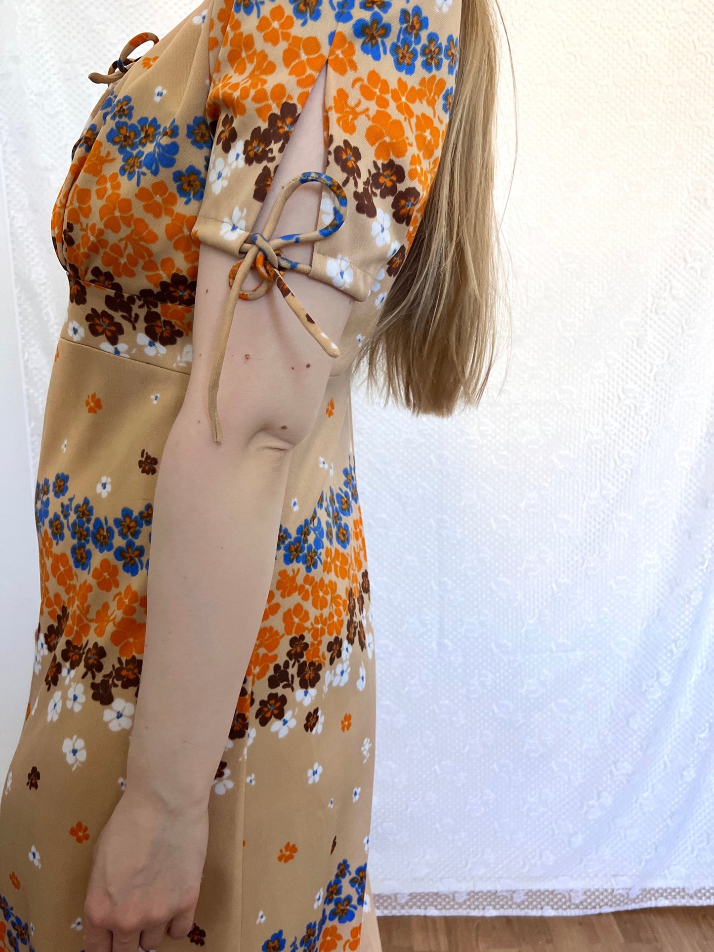 70s beige floral dress, Size M
