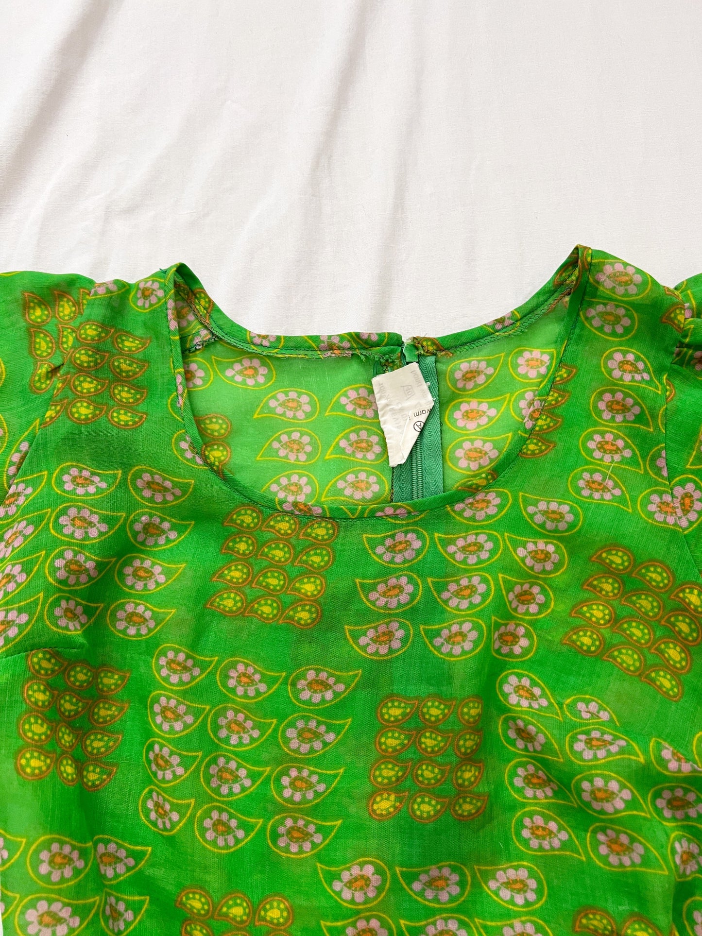 70s green flutter sleeves t-shirt, Size XS