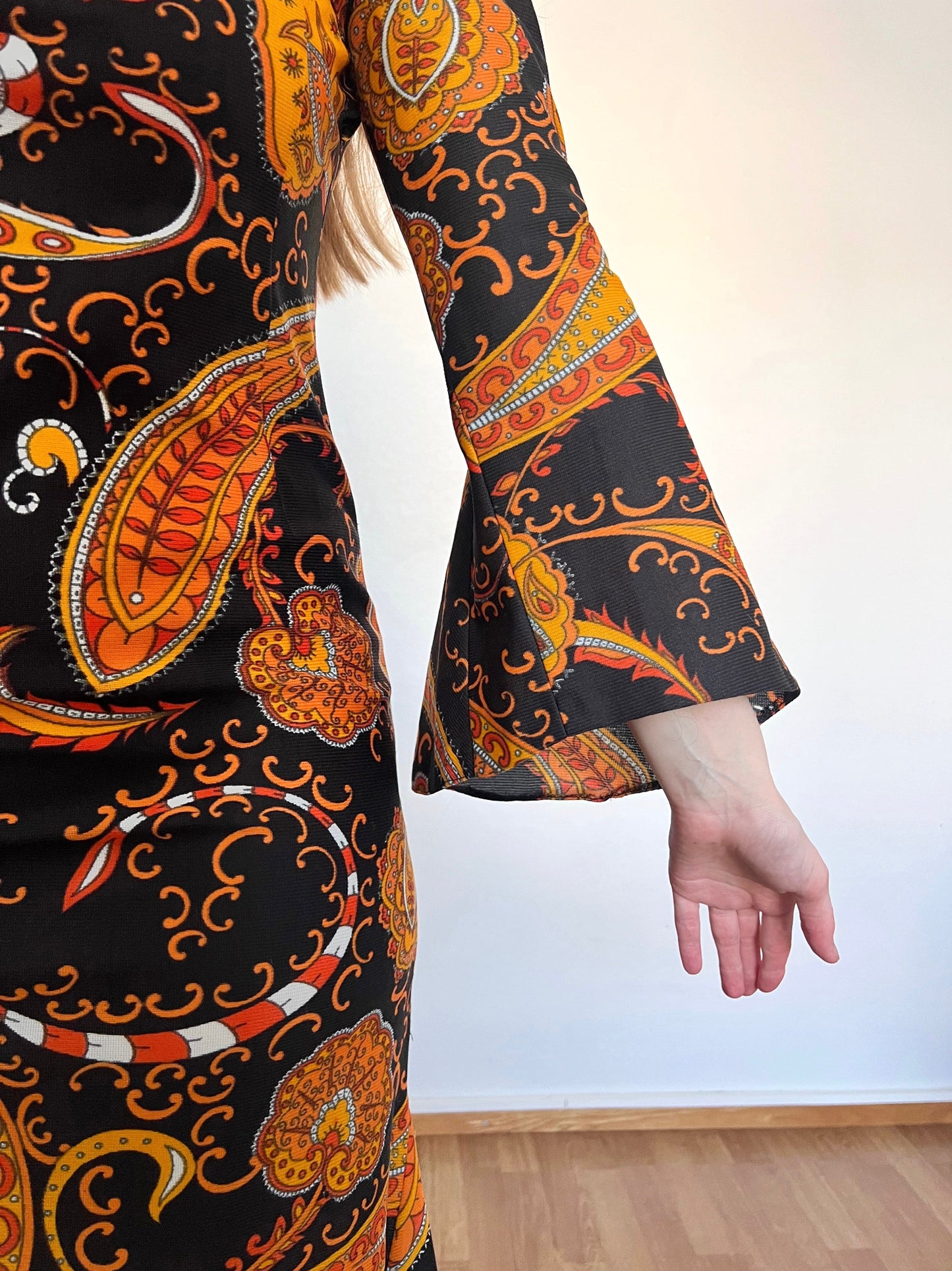 70s paisley pattern and wide sleeves dress, Size S