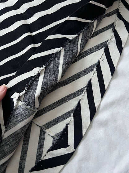 70s black and white striped skirt, Size XS-S