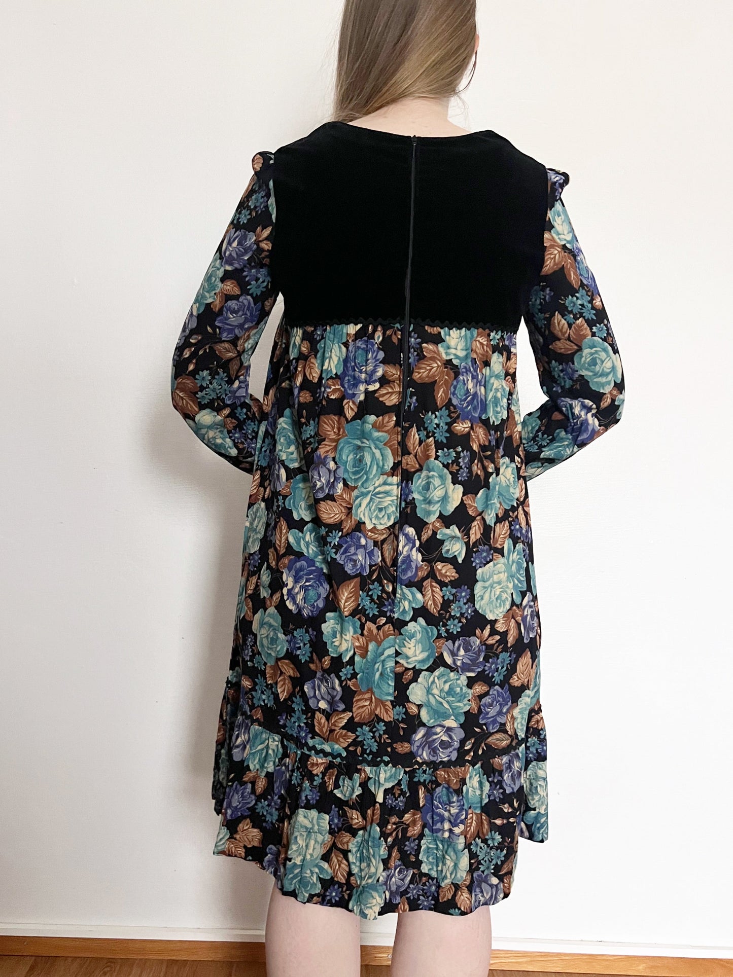 70s floral and black velvet dress, Size S
