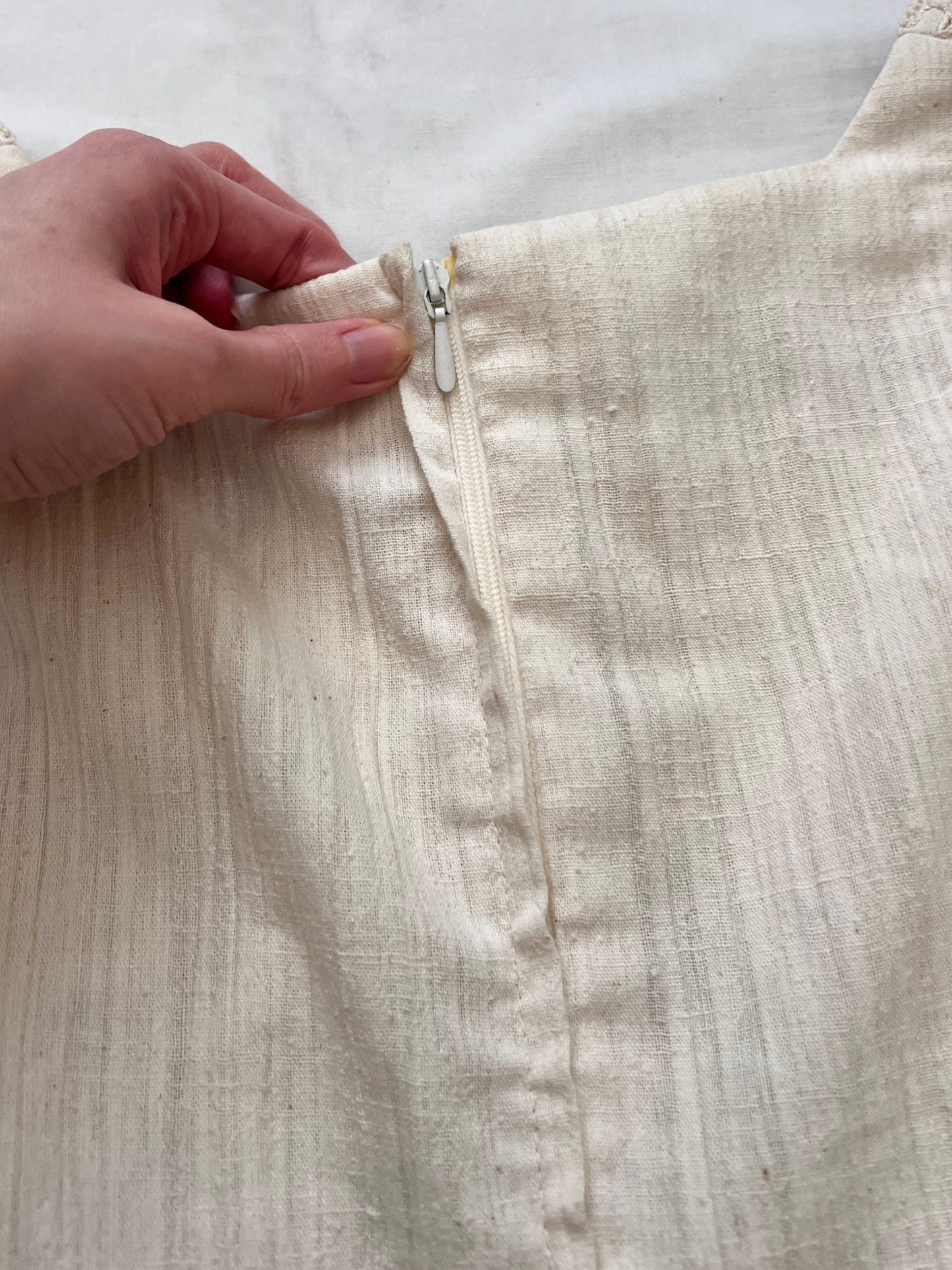 70s cream lace and flower dress, Size L