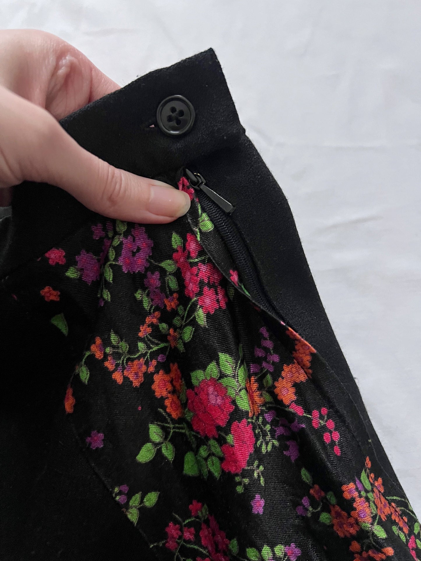 70s black and floral pattern skirt, Size S-M