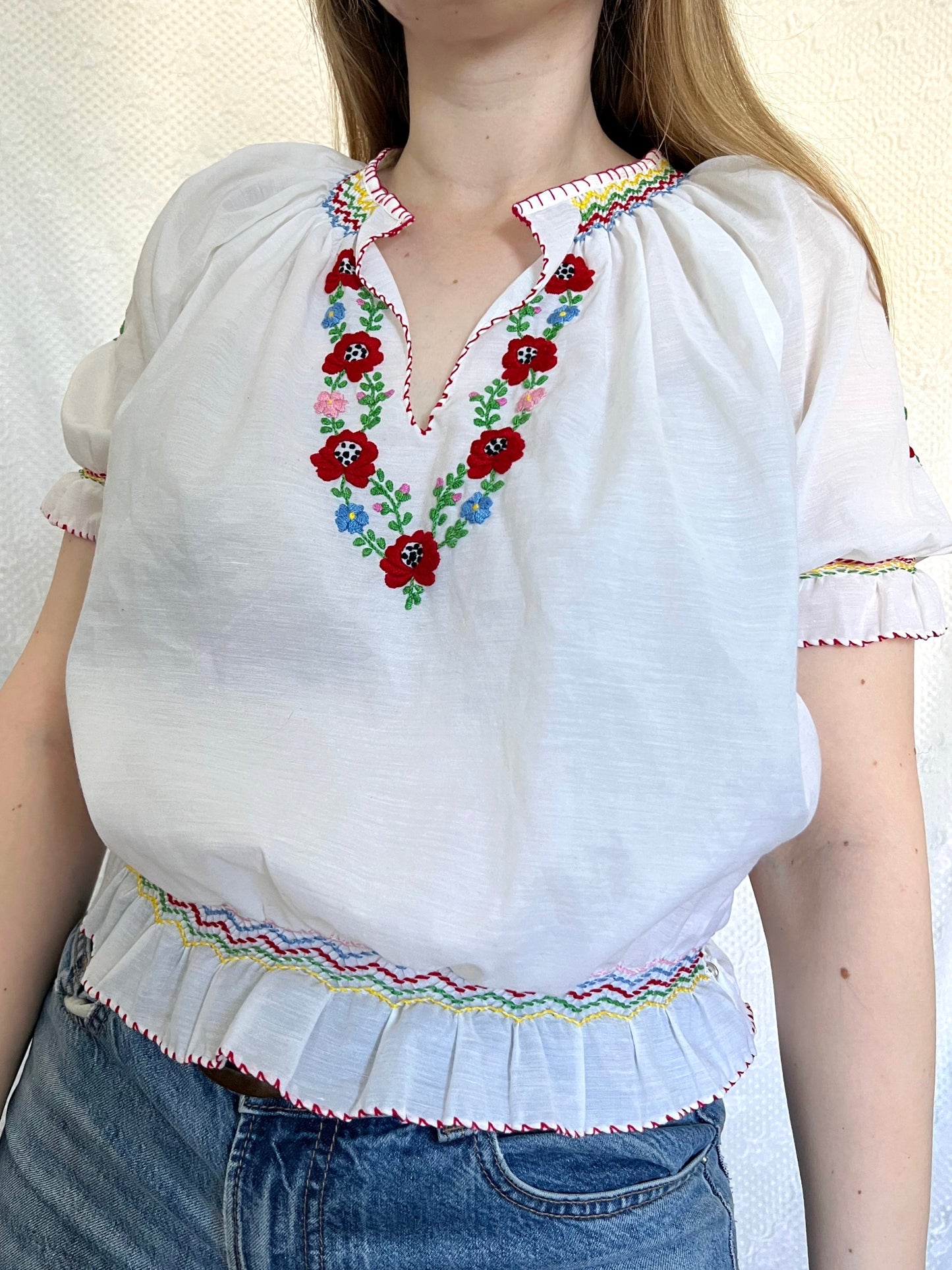 70s Hungarian floral top, Size M-L