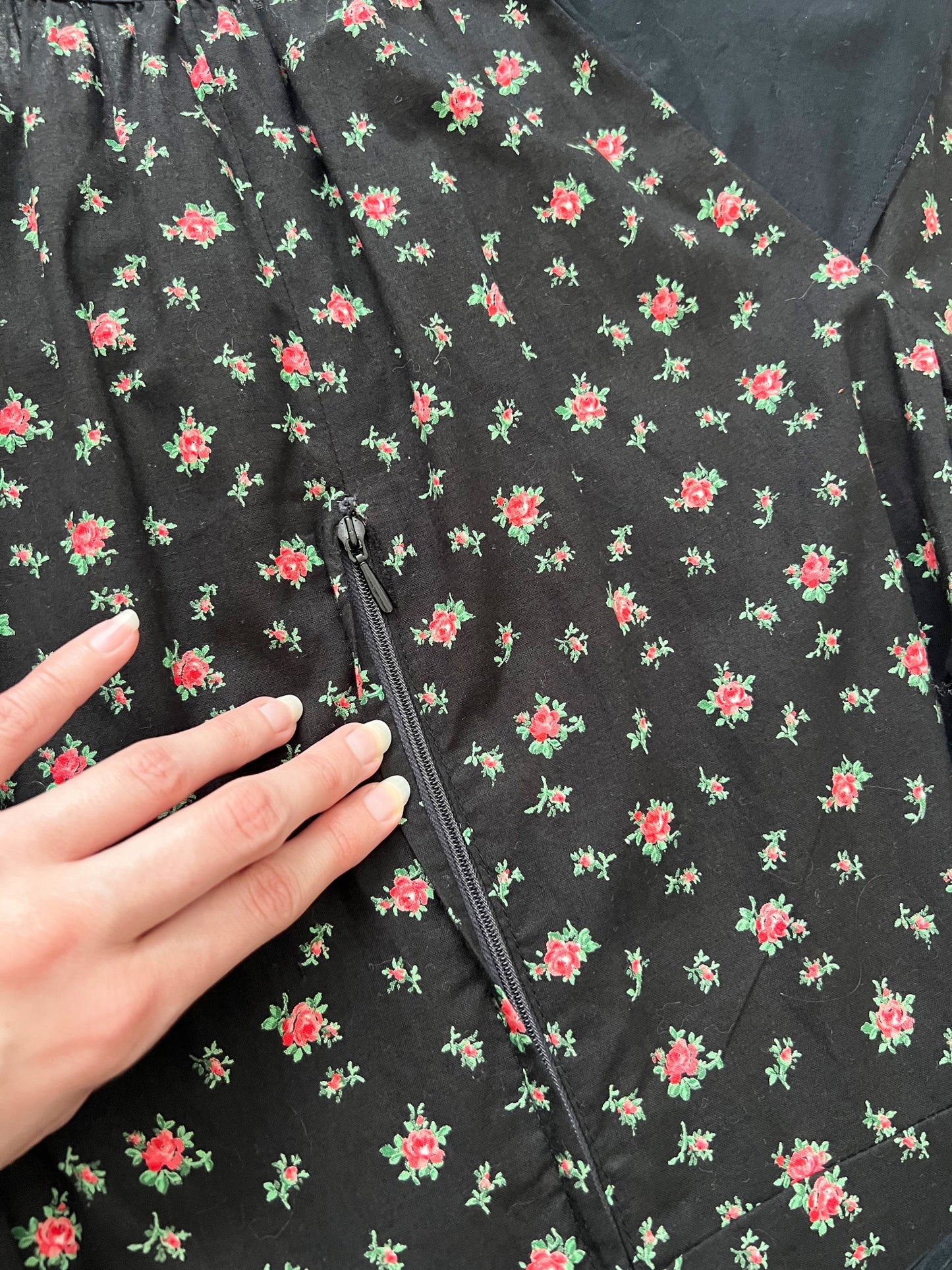70s 100% cotton black floral dress, Size S-M