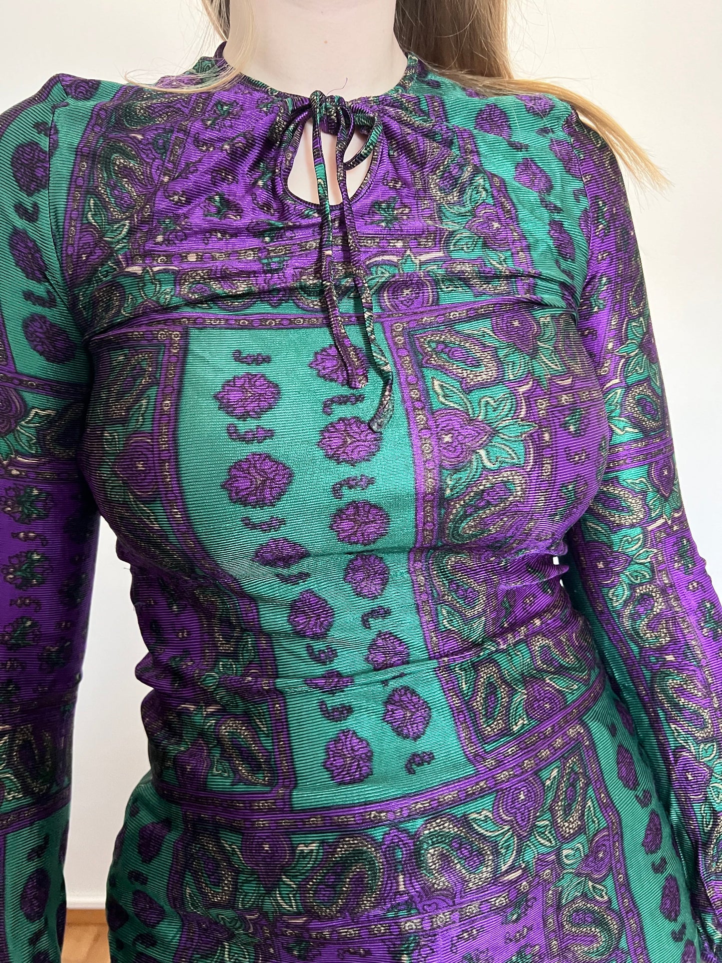 60s green and purple paisley top, Size XS