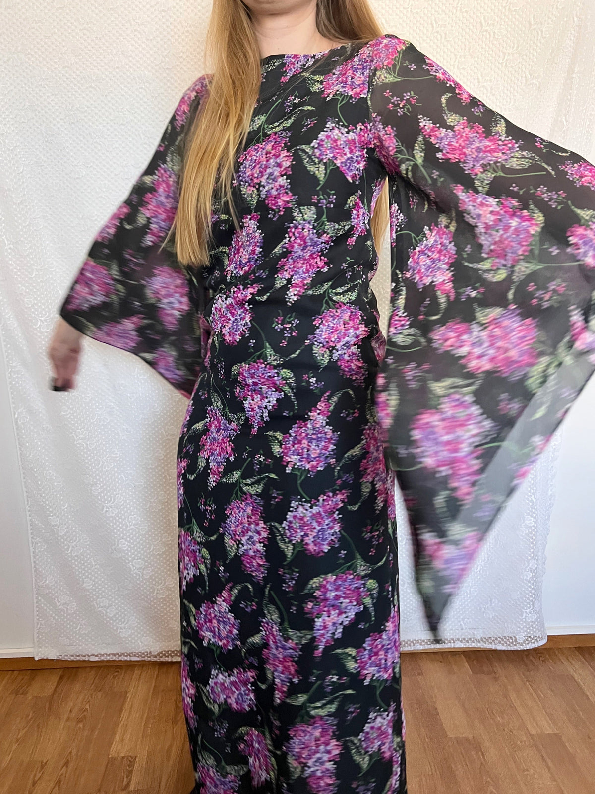 70s floral dramatic sleeves dress, Size XS