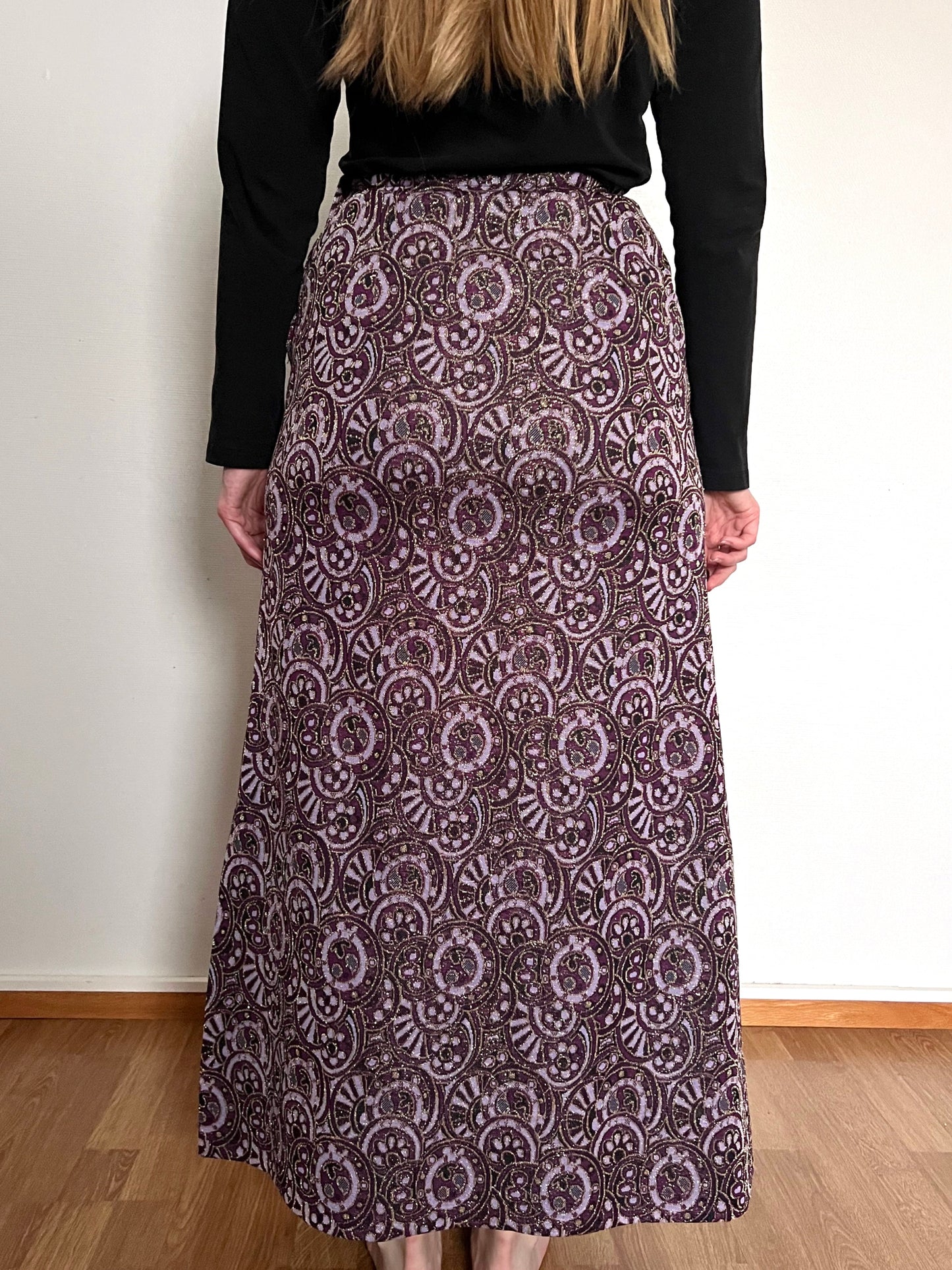 60s/70s purple and gold shimmery skirt, Size S