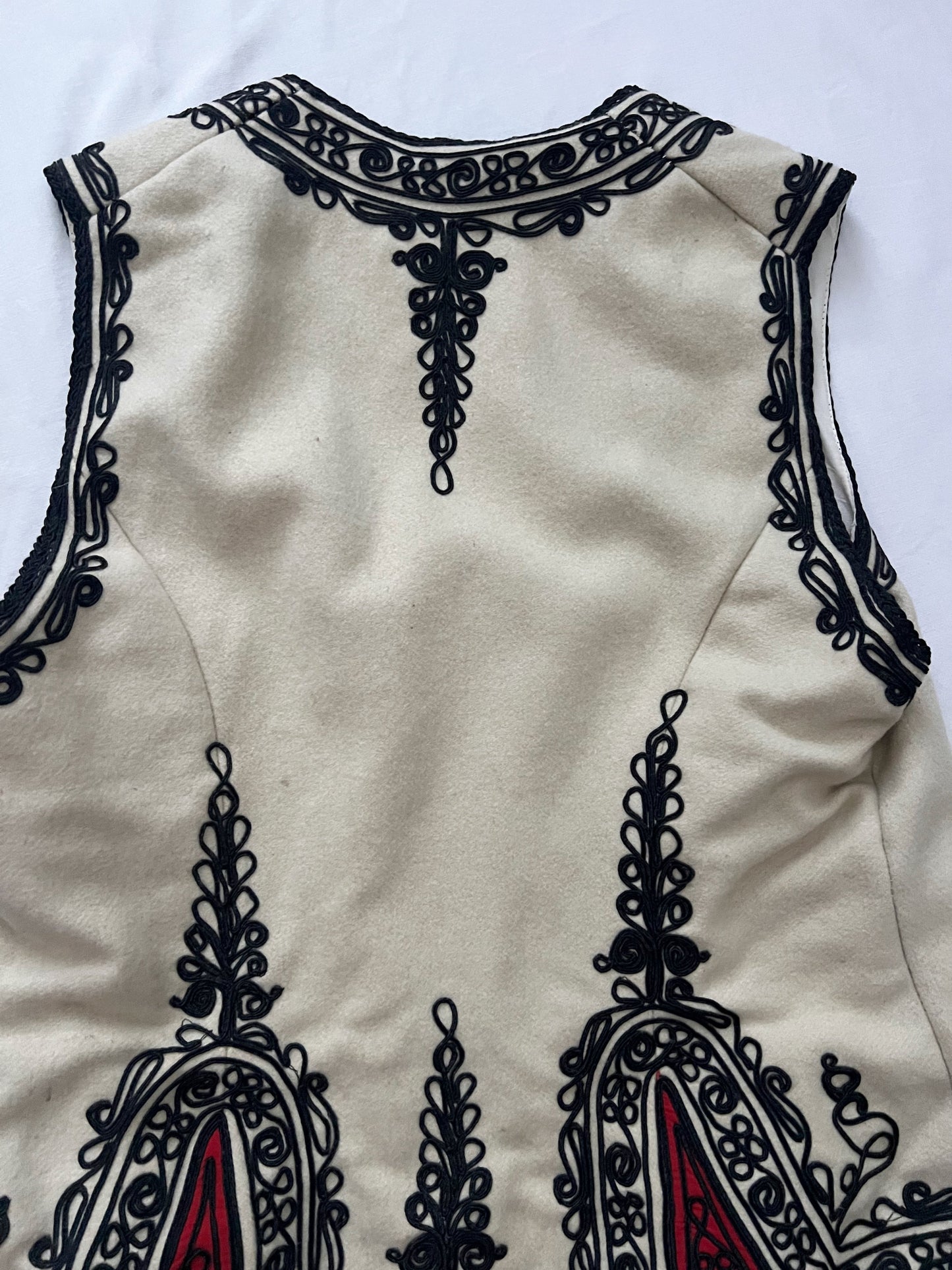 50s/60s Romanian embroidered vest, Size M