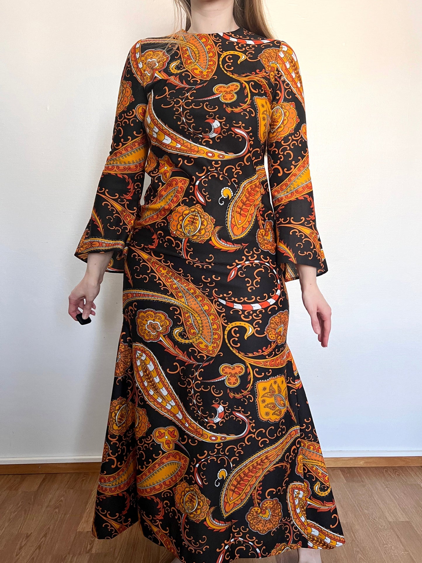 70s paisley pattern and wide sleeves dress, Size S