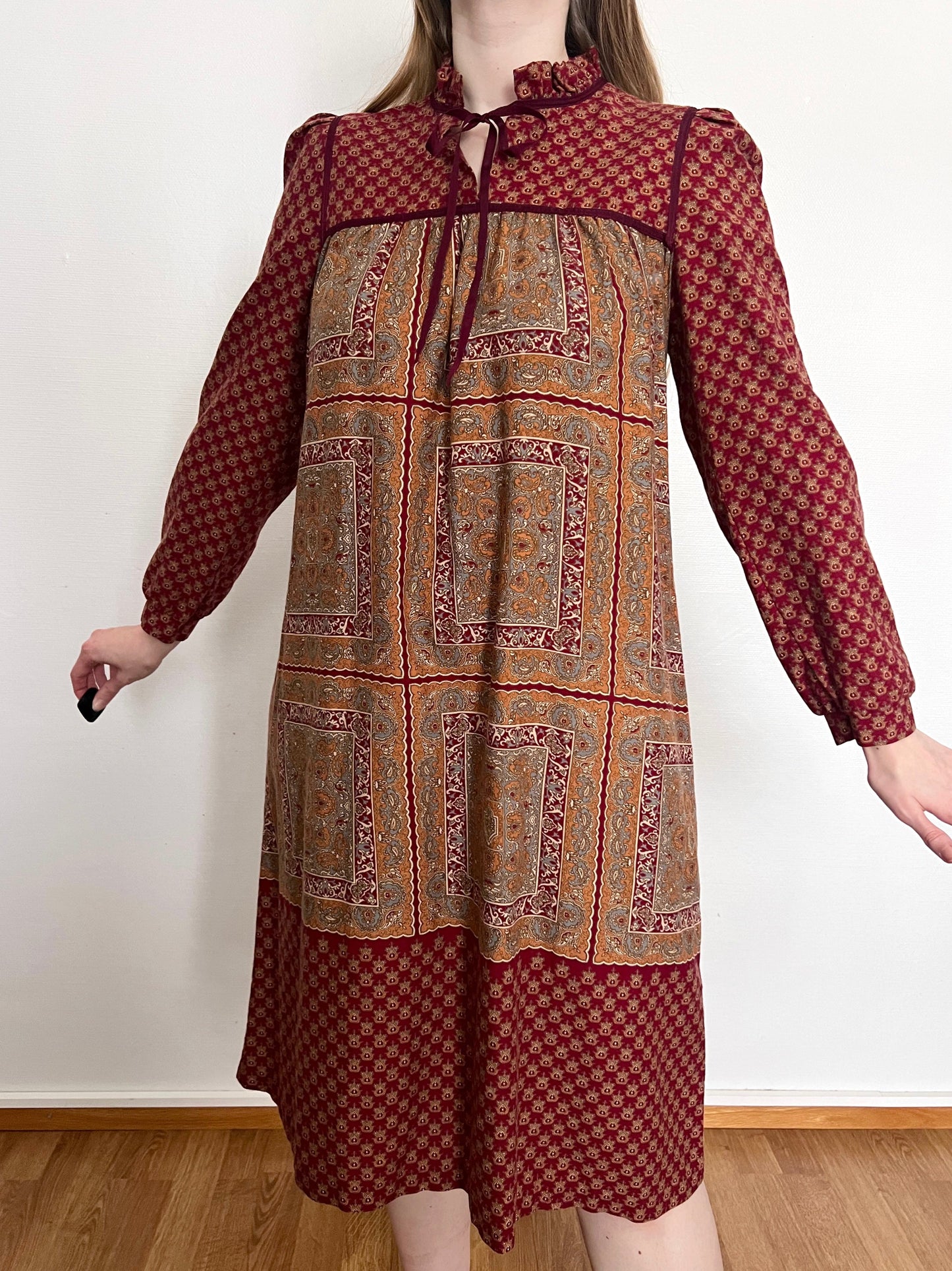 70s burgundy prairie dress, Size S