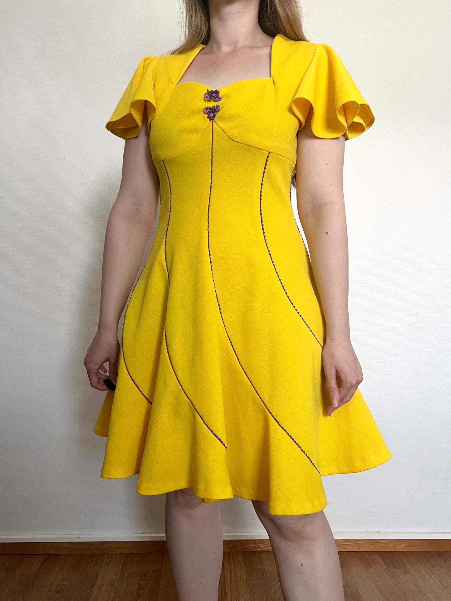 60s bright yellow dress, Size M-L
