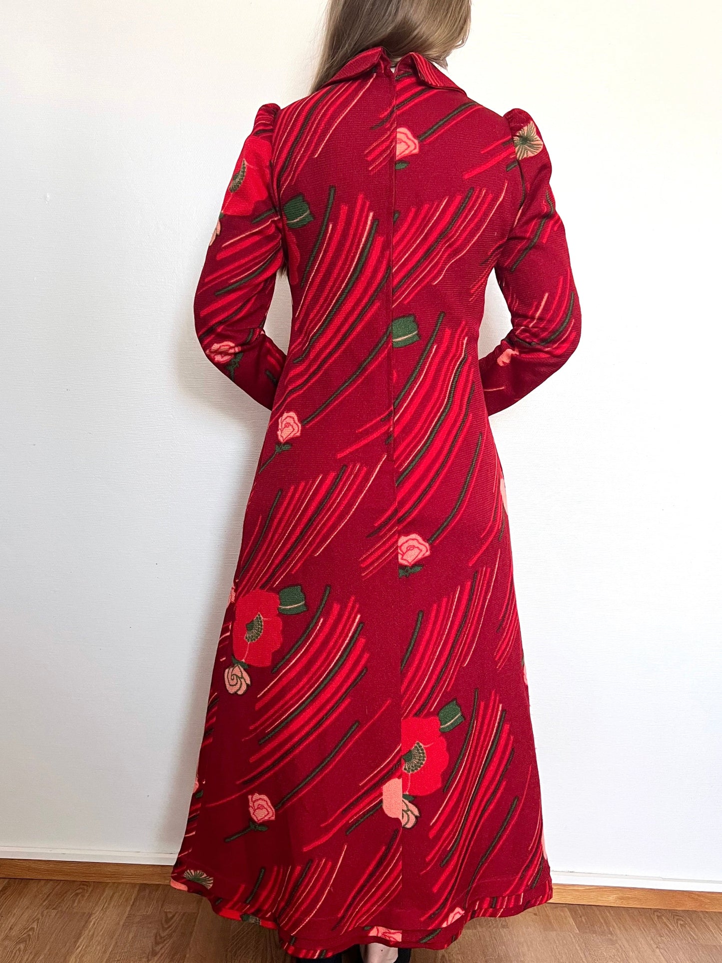 70s red flower maxi dress, Size M