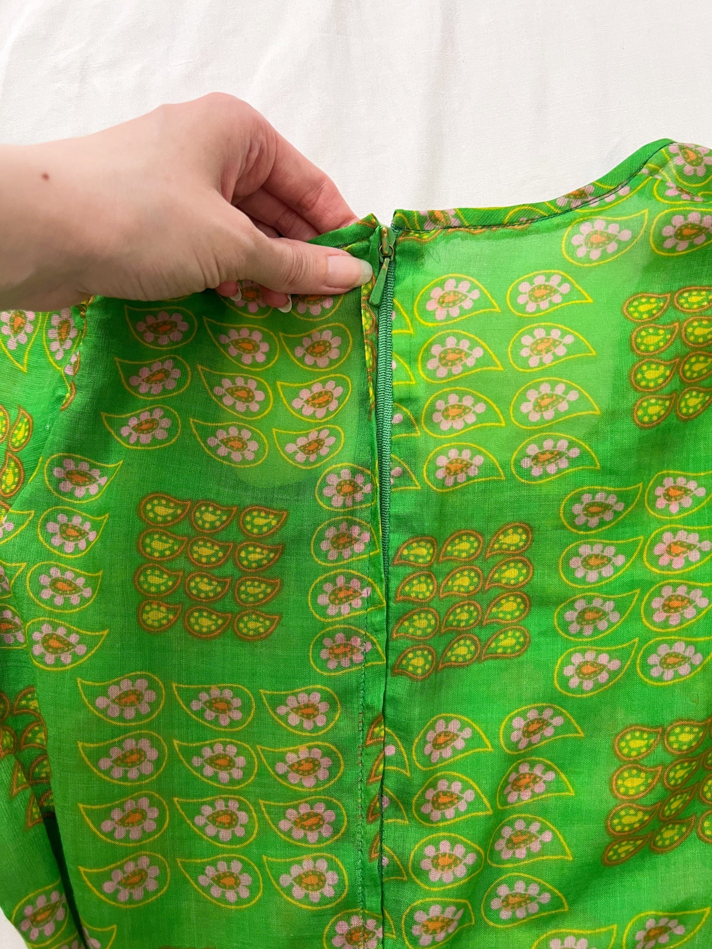 70s green flutter sleeves t-shirt, Size XS