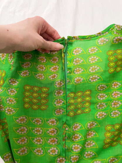 70s green flutter sleeves t-shirt, Size XS