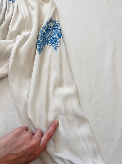1930s Hungarian blue embroidery blouse, Size S