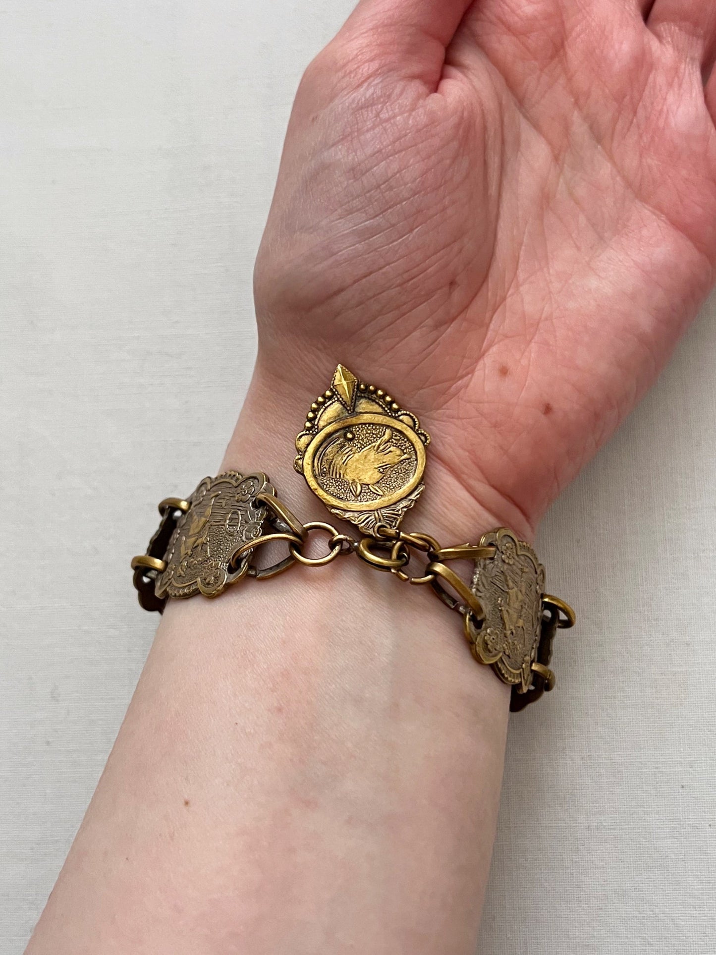 1920s gold toned bracelet