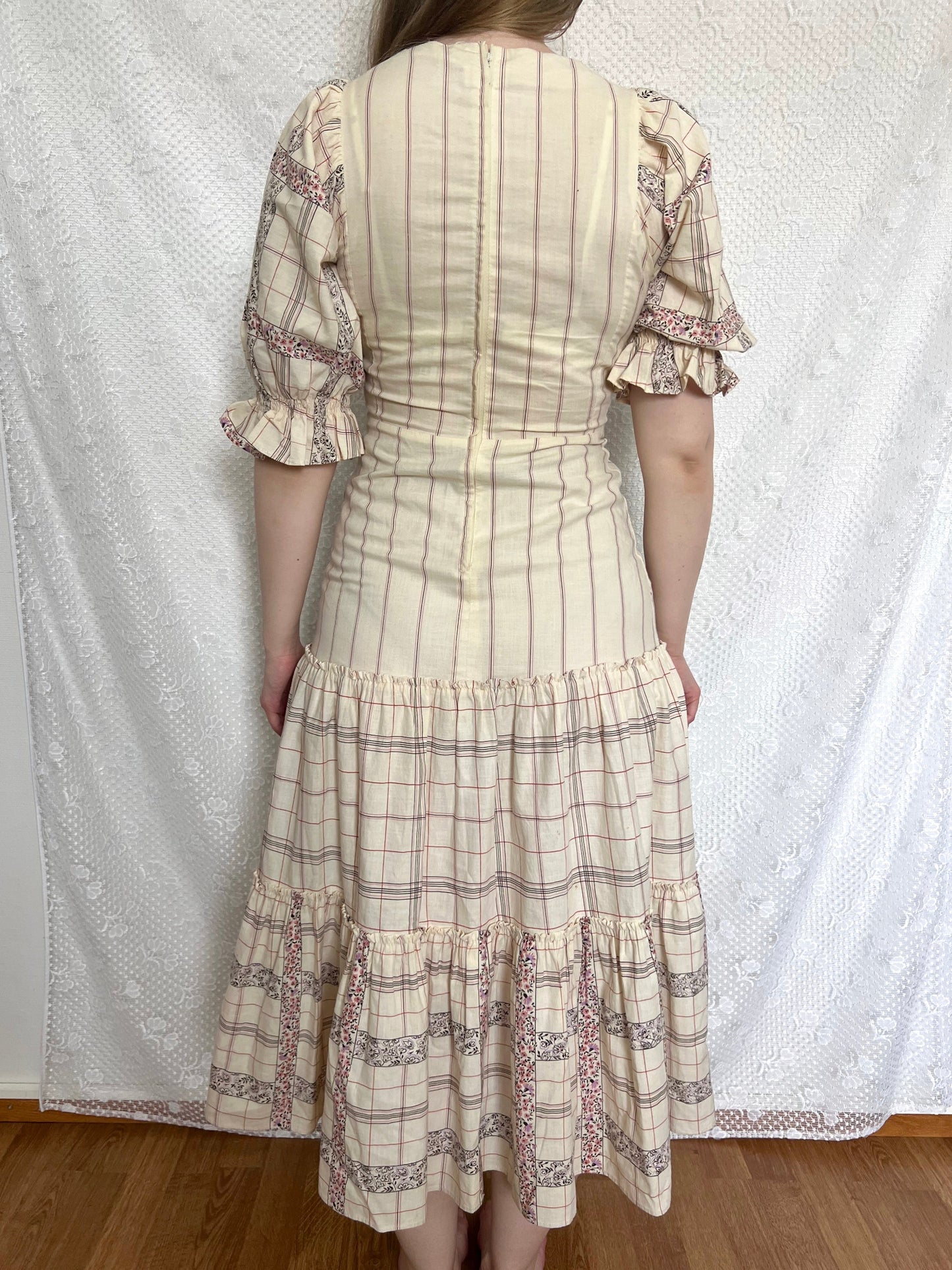 70s cream romantic midi dress, Size XS-S