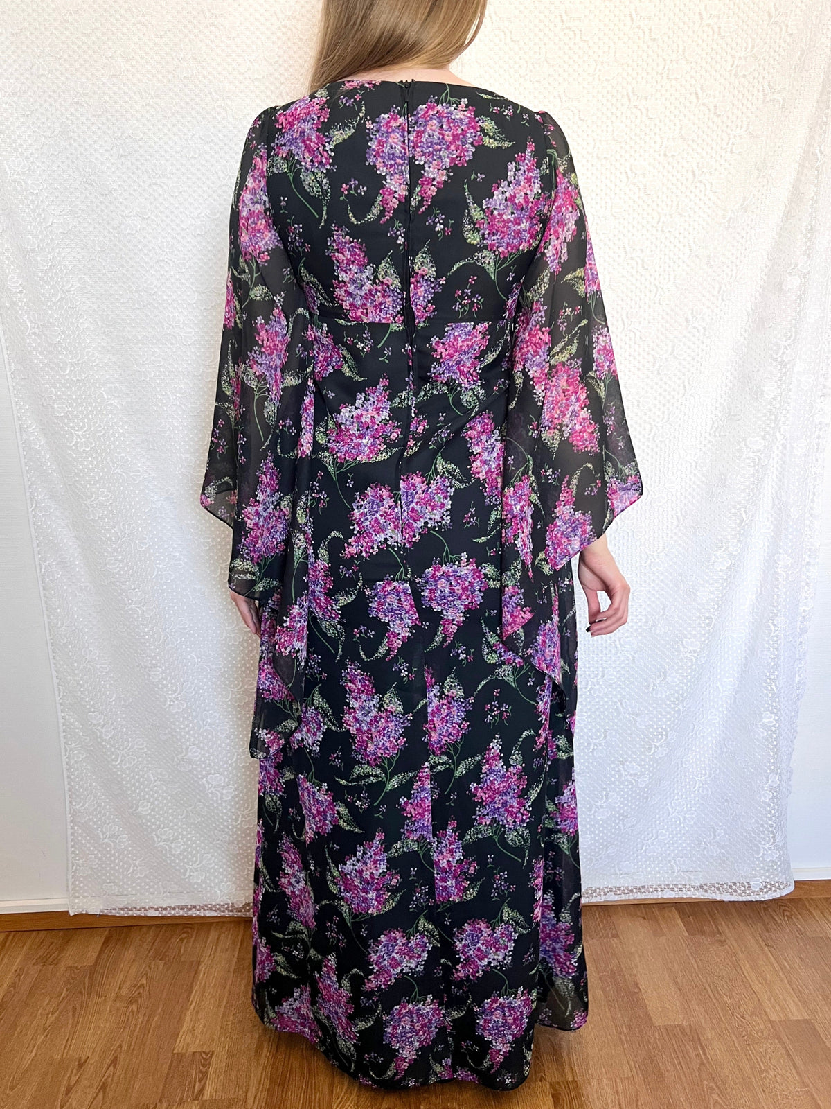 70s floral dramatic sleeves dress, Size XS