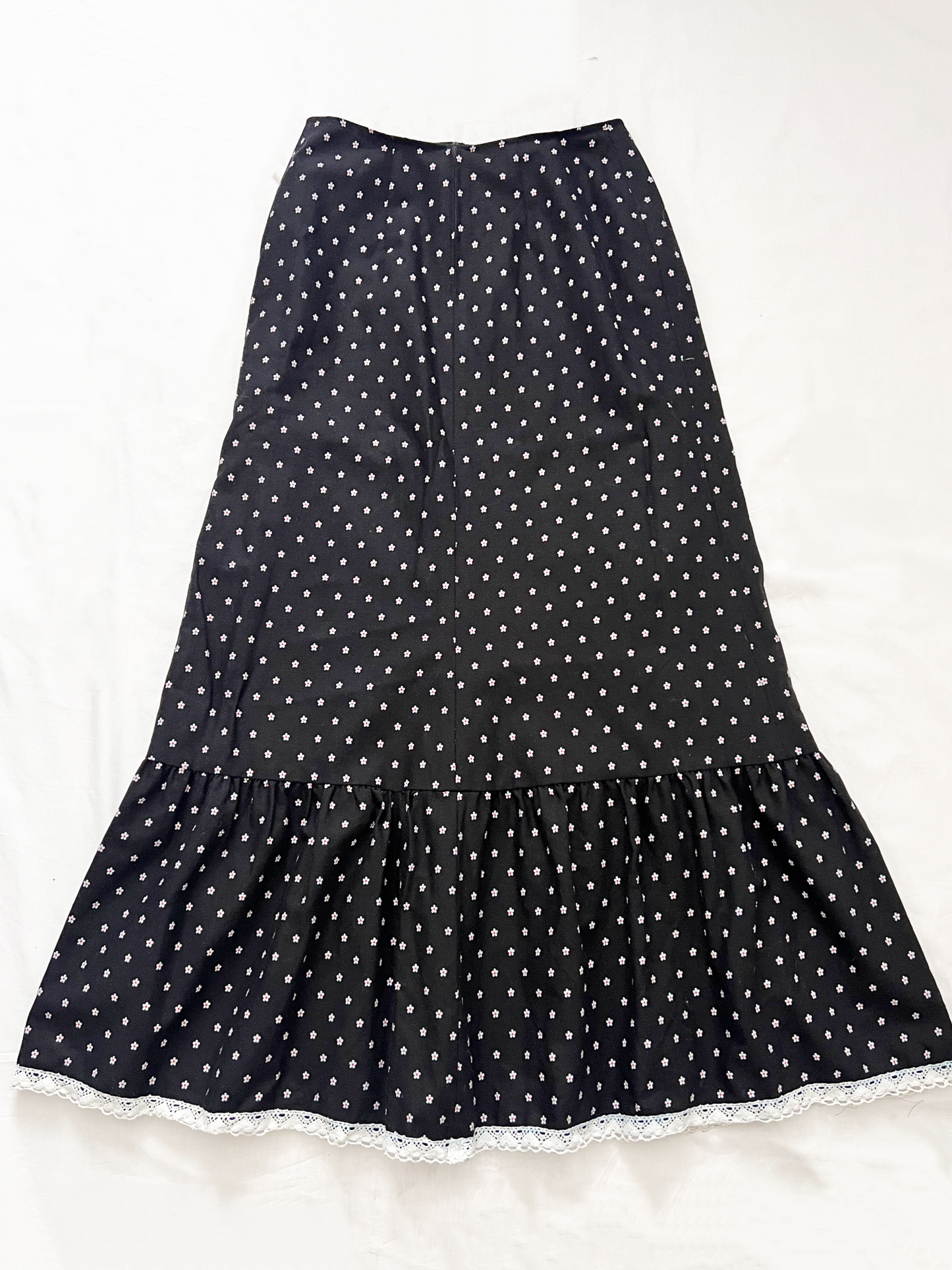 70s black and white flower maxi skirt, Size S