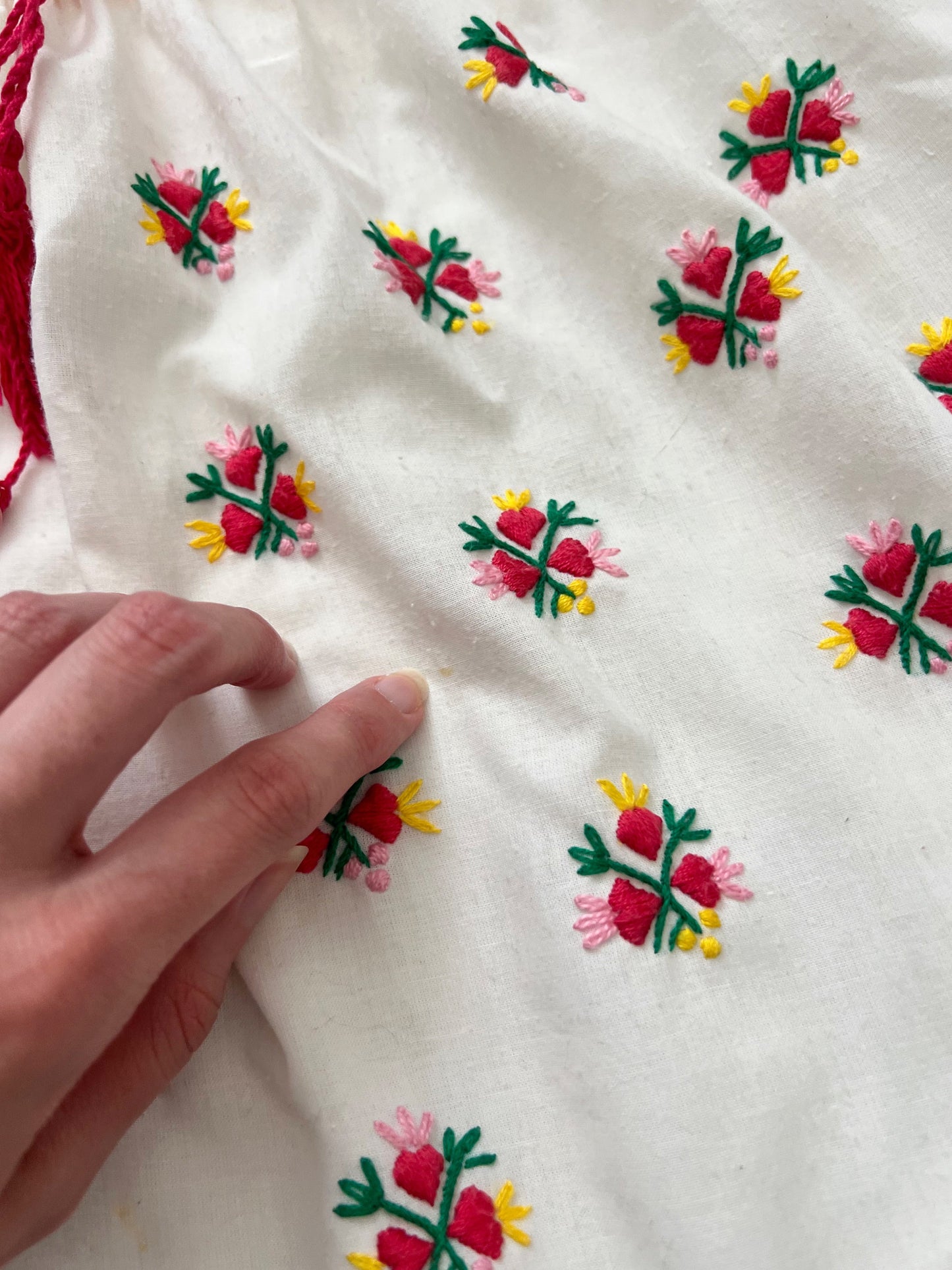 70s white and flowers blouse, Size L