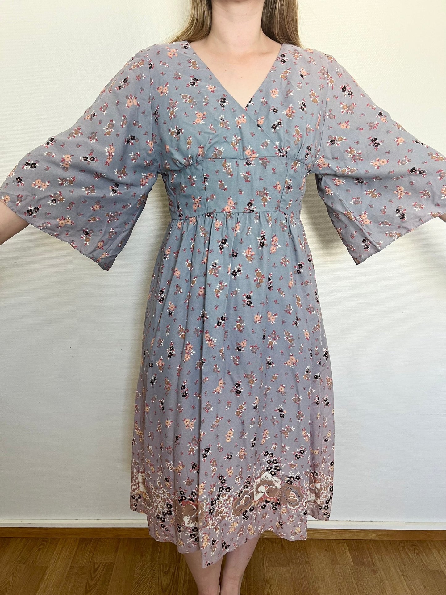 Gray flower dress, Size S