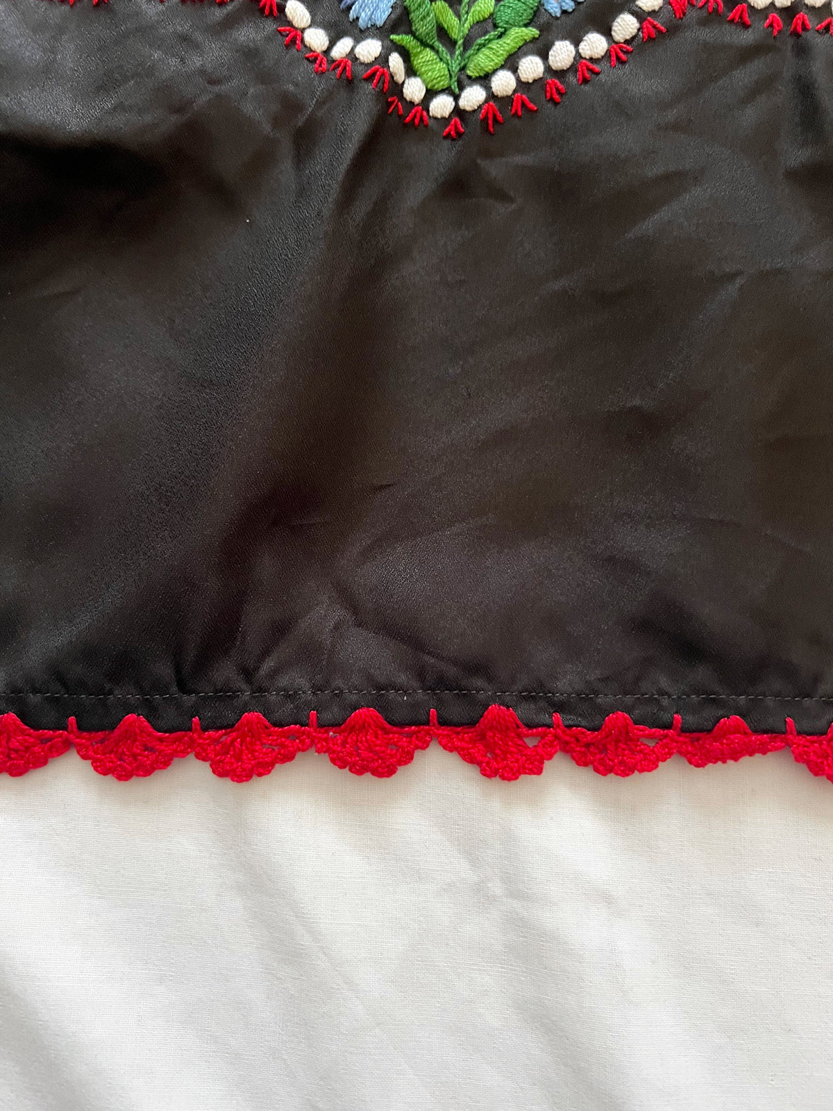 70s black Hungarian embroidery dress, Size S