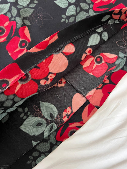 70s black and floral skirt, Size S