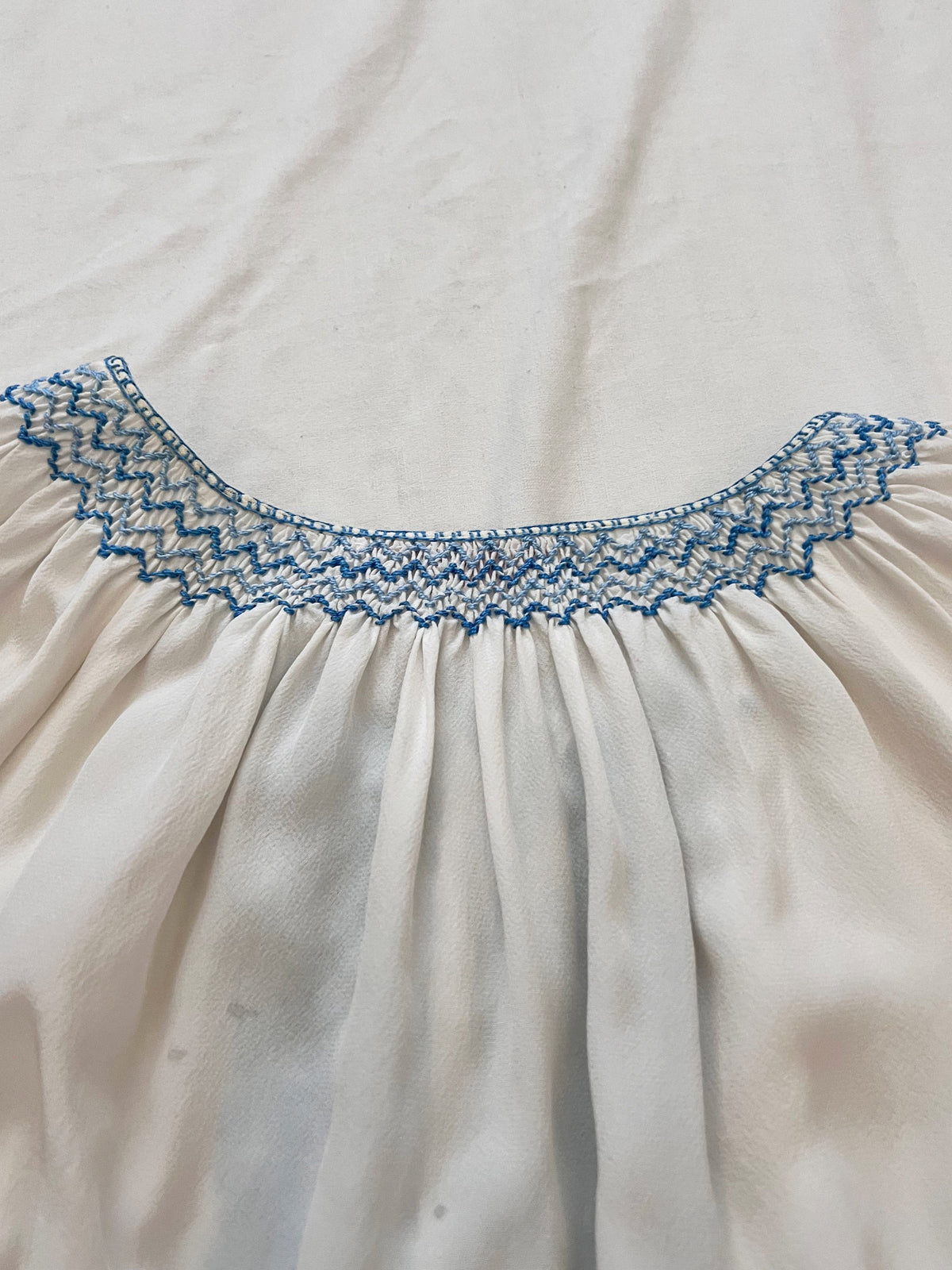 1930s Hungarian blue embroidery blouse, Size S