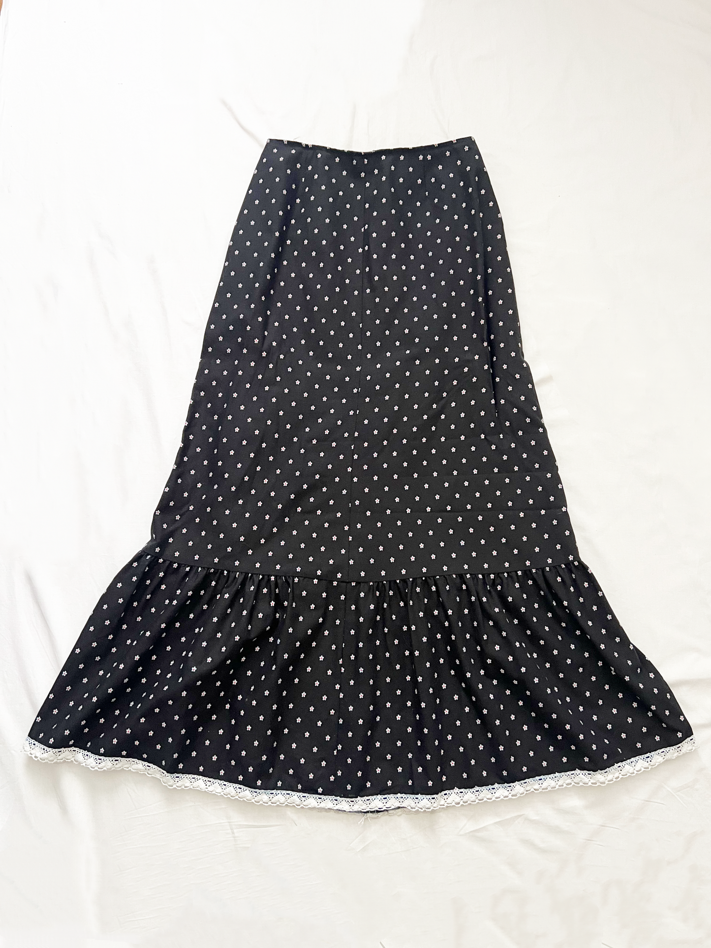70s black and white flower maxi skirt, Size S